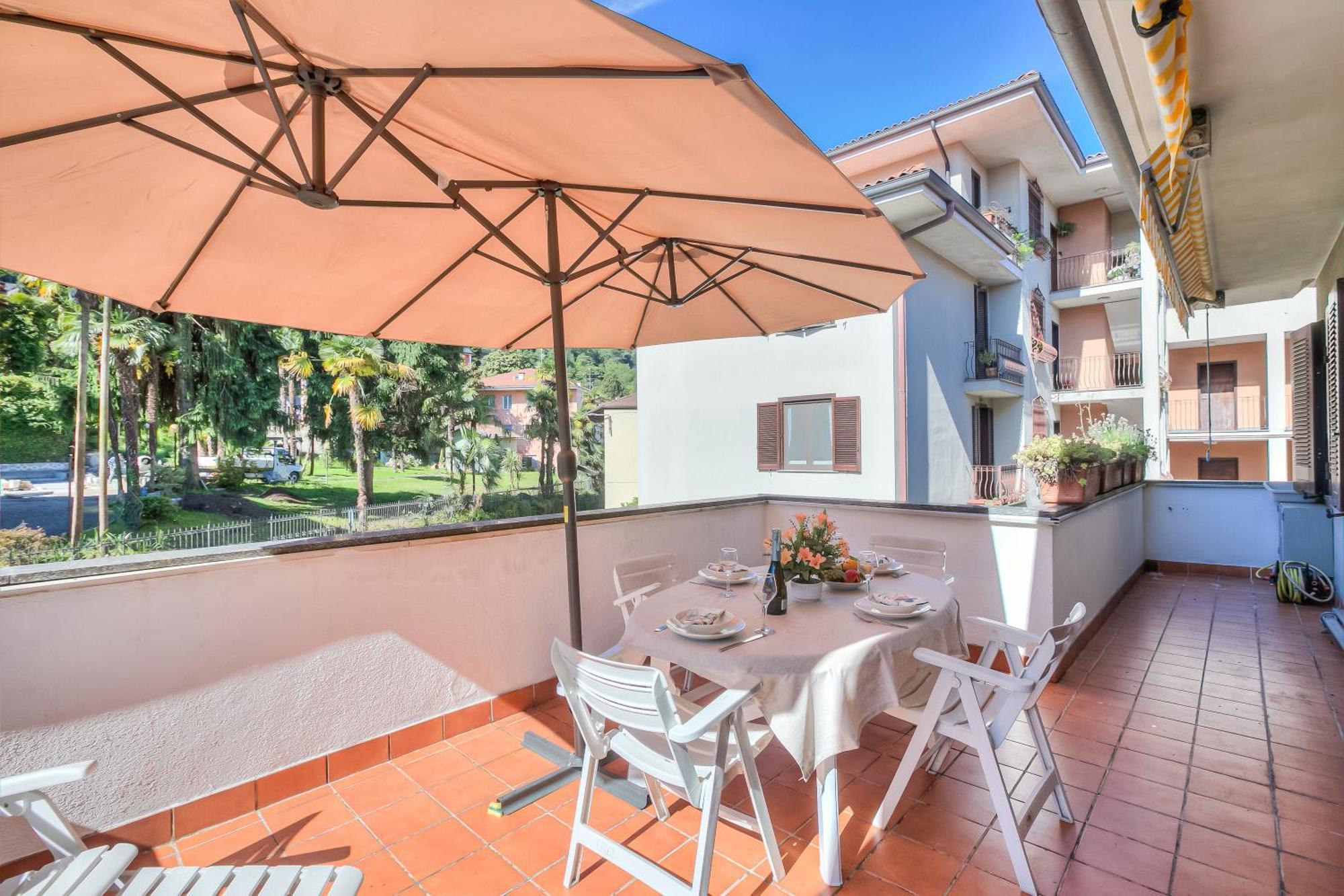Appartamento Gaya Stresa Center - Happy Rentals エクステリア 写真