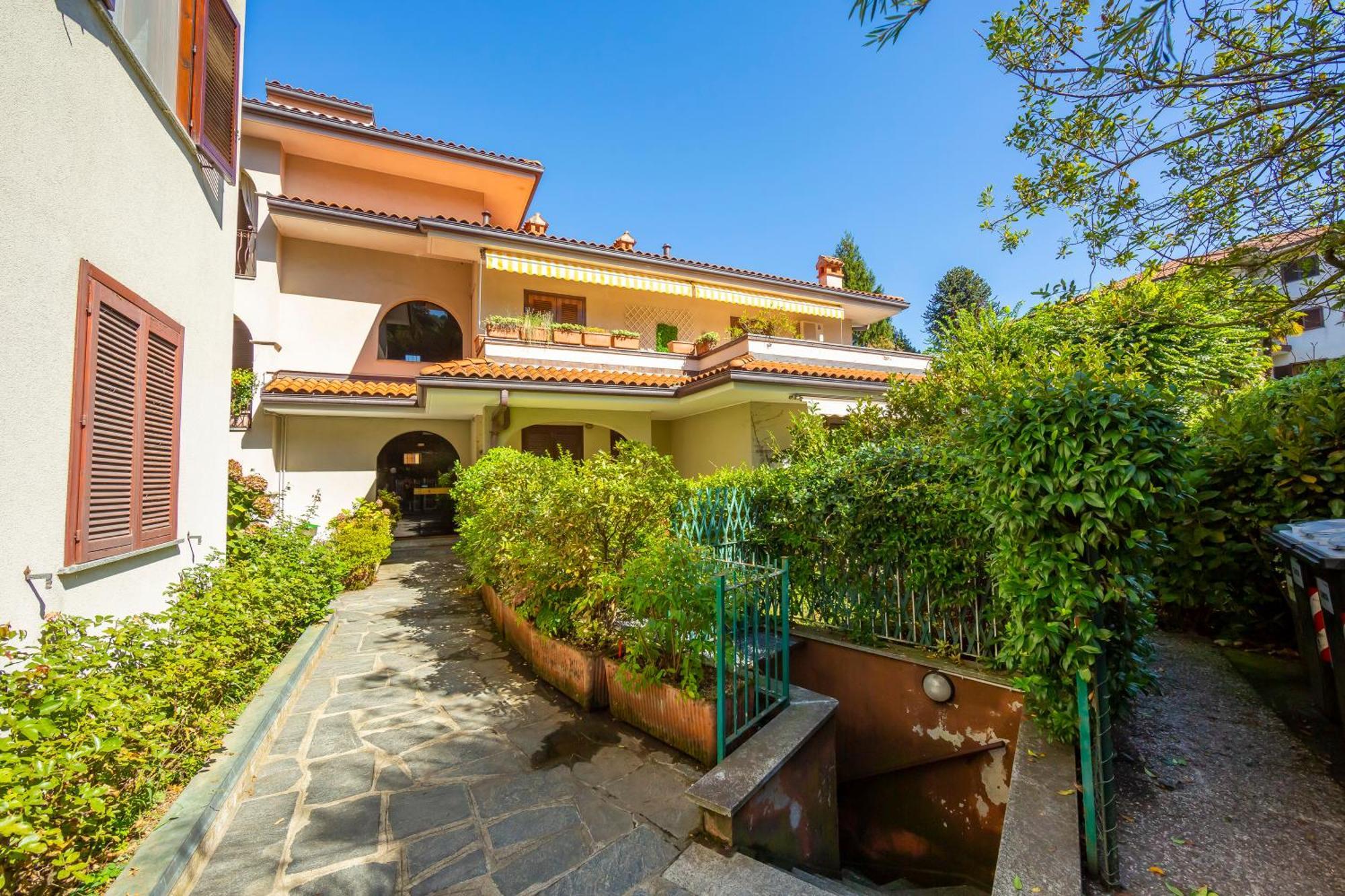 Appartamento Gaya Stresa Center - Happy Rentals エクステリア 写真